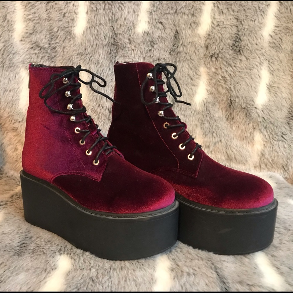 UNIF velvet wine platforms